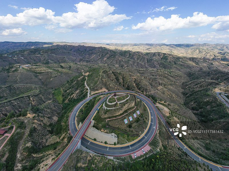 螺旋盘山公路